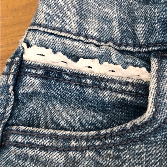 Lace Detail Jeans - Picture 2 of 6